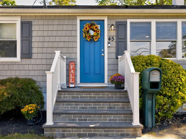 45 Reilly Street, West Islip, NY 11795