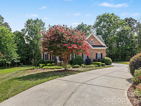 3rd image of 4523 Brent Wood Dr