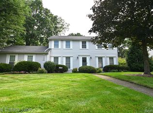 21736 Siegal Dr, Novi, MI 48375