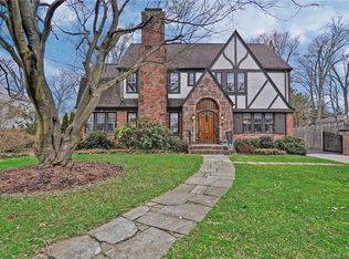 41 Arlington Rd, West Hartford, CT 06107