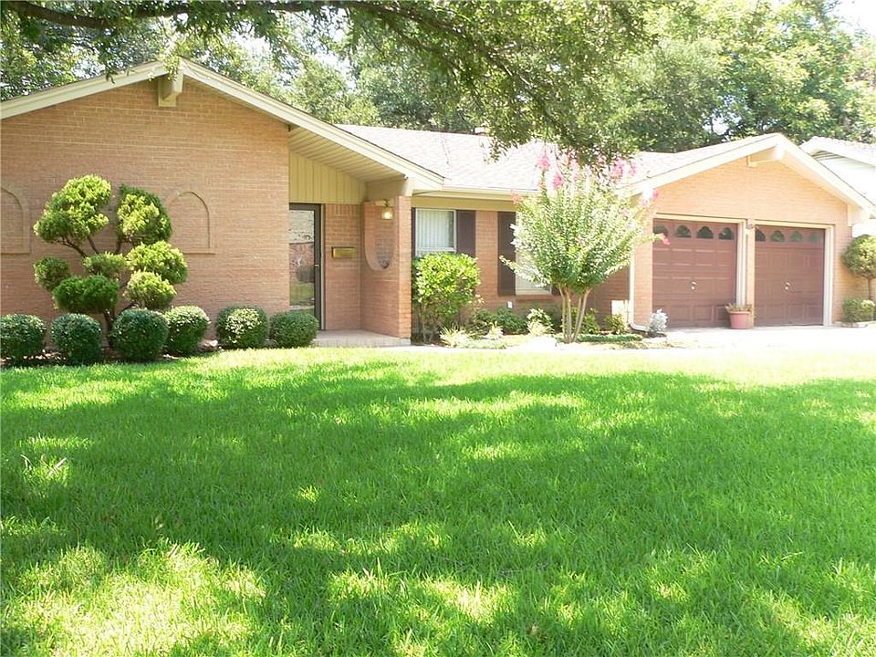1st image of 3816 Busseron Dr