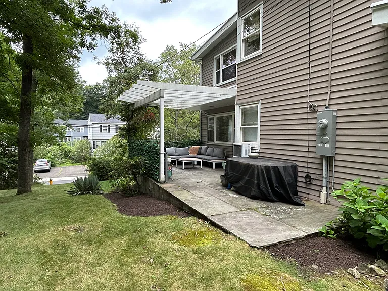 33 River St #1 — Photo 31