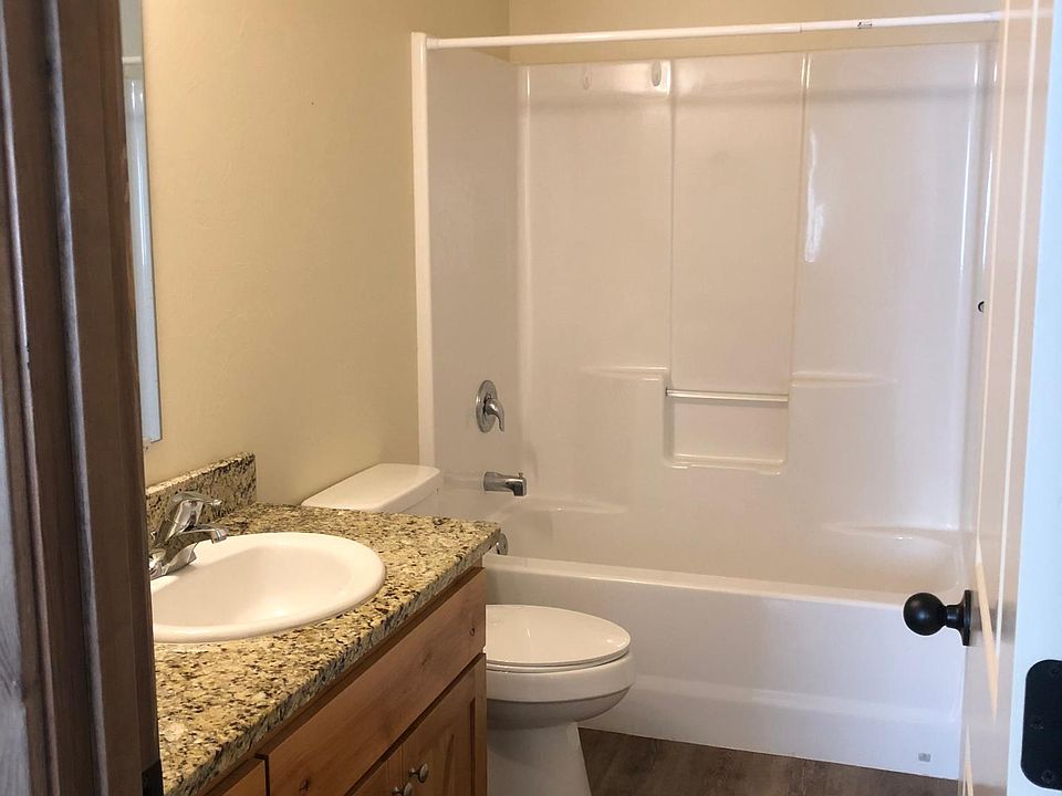 Master bedroom private bathroom