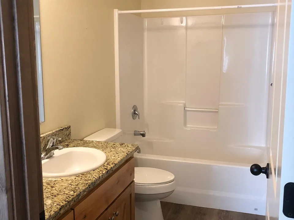 Master bedroom private bathroom