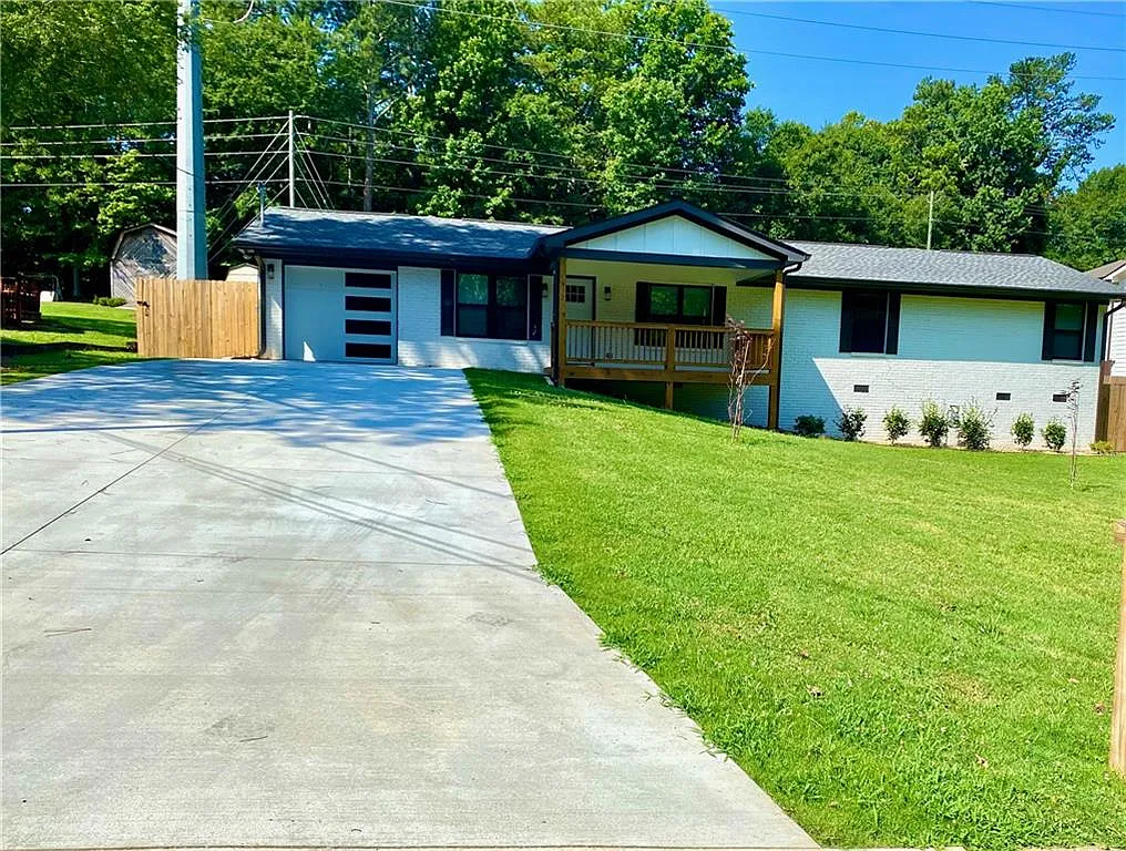 3 bed, 3.0 bath, 2317 sqft, $2,600 — Photo 2