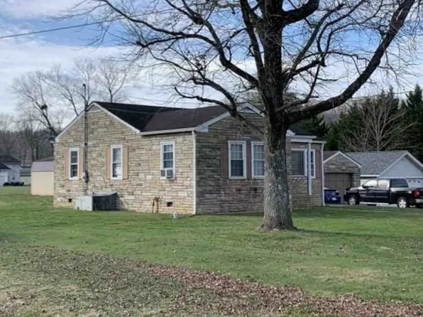 21 Elm St, Winfield, WV 25213