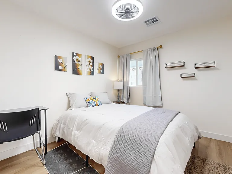 Aplin Ave — Photo 1
