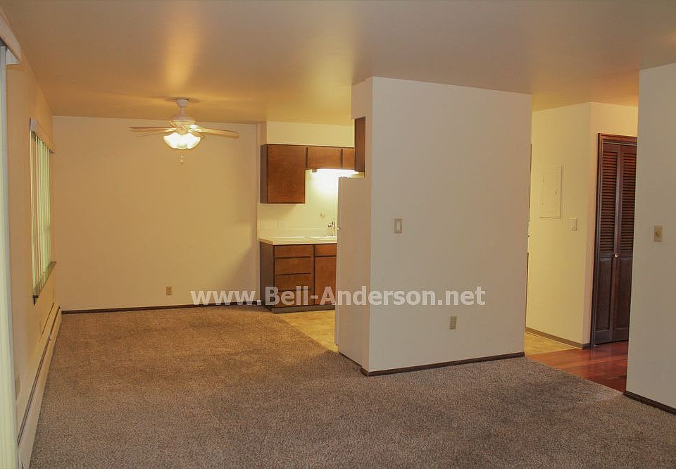 1st image of 1006 12th St SE APT 107