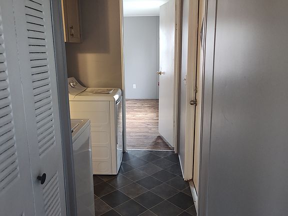 5th image of 63 Aqua St