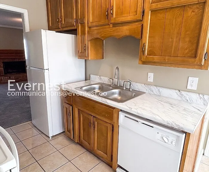 387 Jamestown Manor Dr — Photo 3