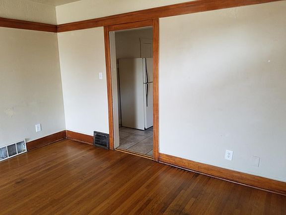 4th image of 149 E Vine St #East