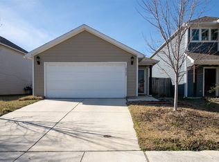 10528 Many Oaks Dr, Fort Worth, TX 76140