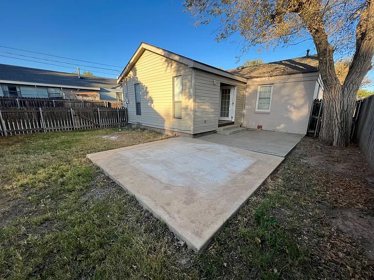 2906 S Monroe St — Photo 23