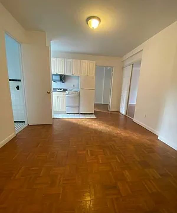 2nd image of 203 E 27th St #47