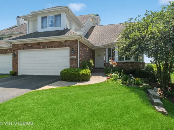 33041 N Stone Manor Dr, Grayslake, IL 60030