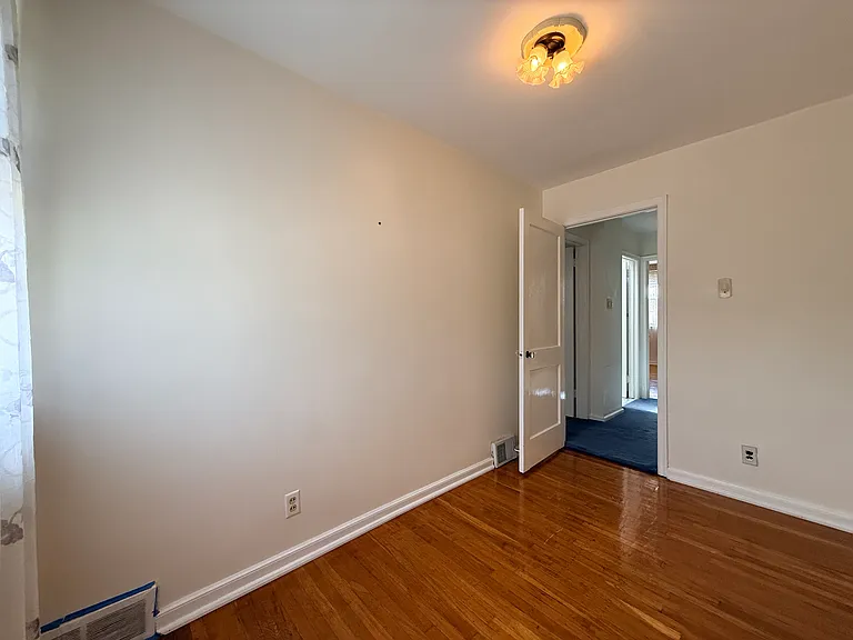 3303 Hartel Ave — Photo 8