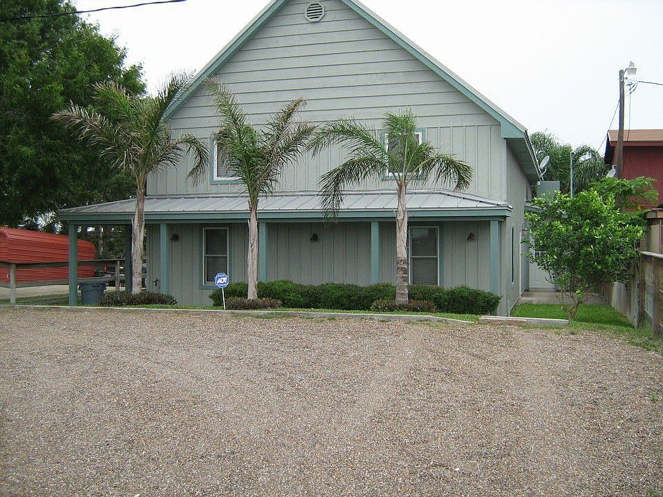 2 STORY LODGE STYLE HOME, PRIVATE PARKING