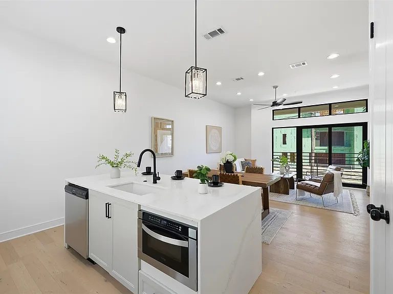 4635 Manett St #101 — Photo 15