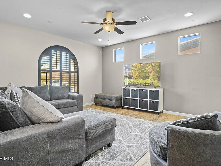 3749 Loma Adriana Dr — Photo 4