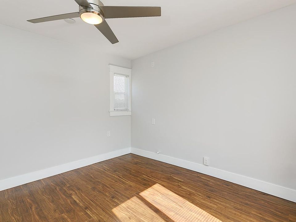 1st image of 2831 Edgehill Dr