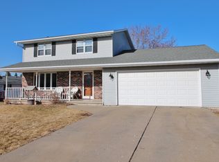 1558 Oriole St, Green Bay, WI 54311