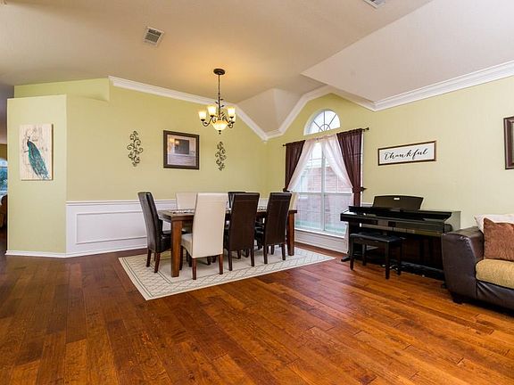3rd image of 6315 Branch Hollow Ln