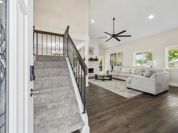 1600 Hartford Dr, Carrollton, TX 75007