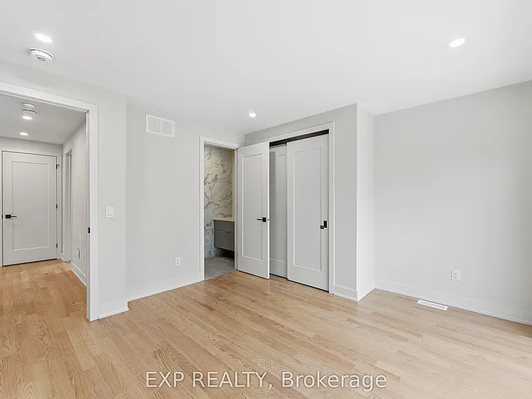 512 Roosevelt Ave #B — Photo 21