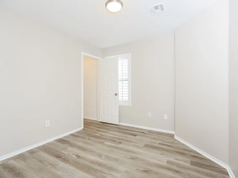 10548 Congaree St — Photo 13