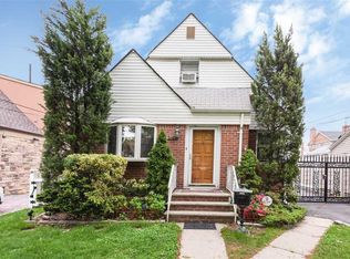 345 149th St, Flushing, NY 11357