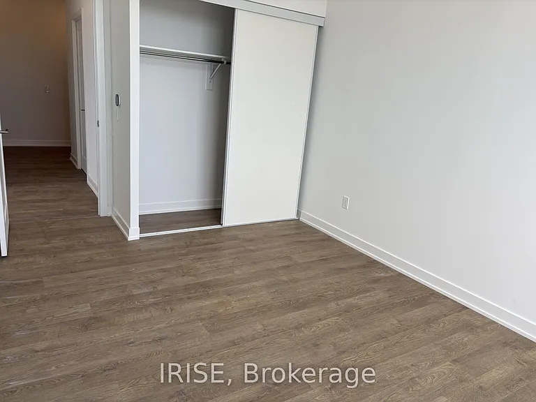 5105 Hurontario St #Penthouse 05 — Photo 11