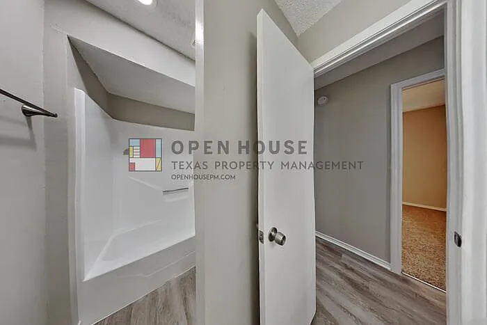 3912 Missouri St — Photo 17