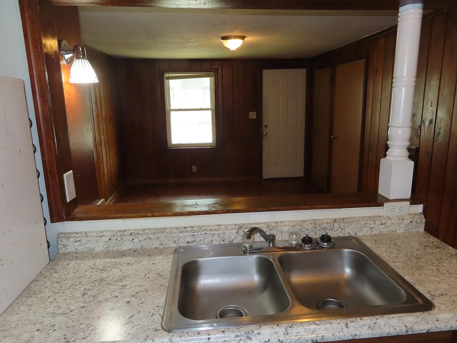 Studio, 325 sqft, $675 — Photo 2