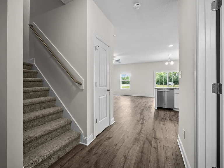 209 Verrazzano Ln — Photo 2