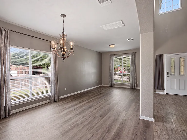 2302 Brookhollow Ter — Photo 15