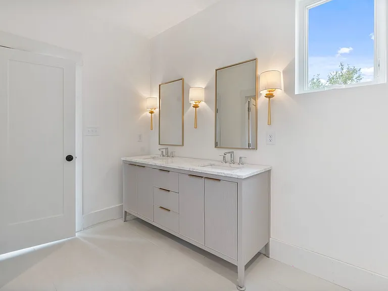 129 French St — Photo 18