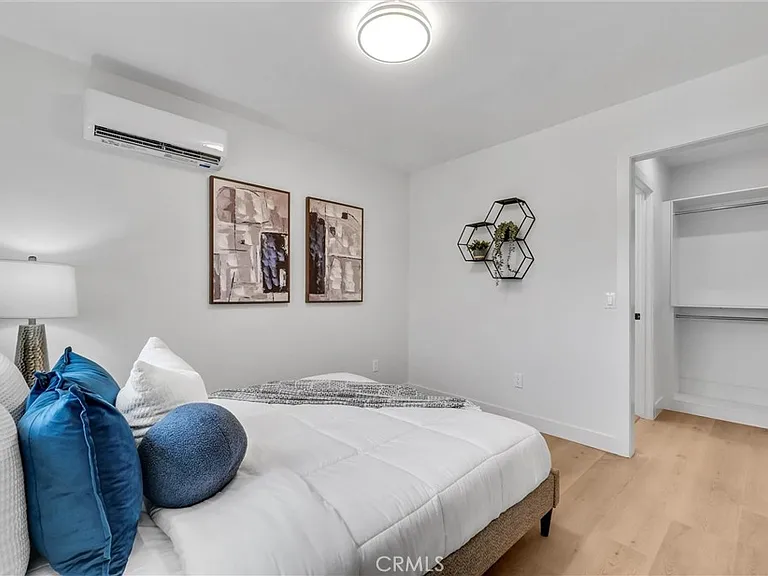 2305 Sesmas St — Photo 21