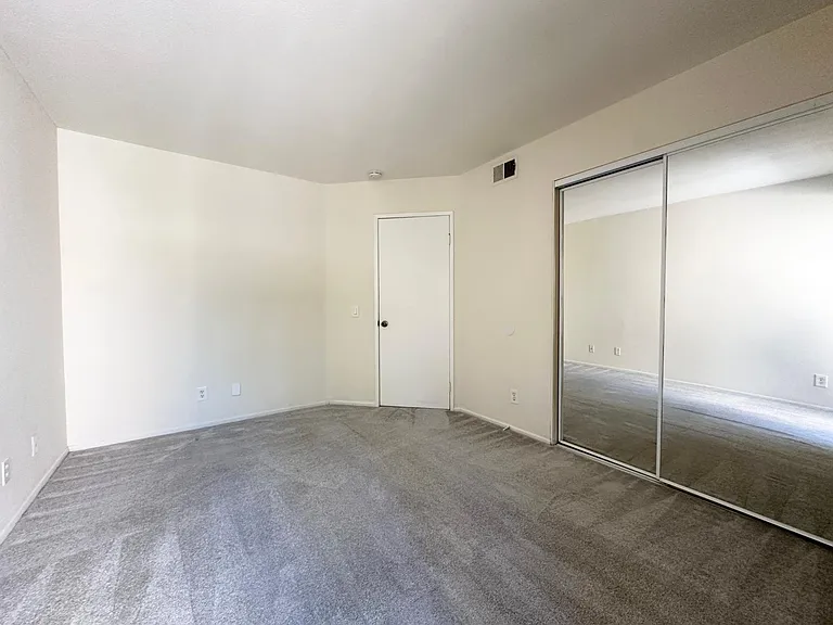 166 Stanford Ct — Photo 20