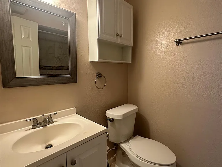 1222 Ravenscourt Dr — Photo 20