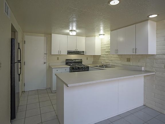 5th image of 517 Madeira Dr SE APT C