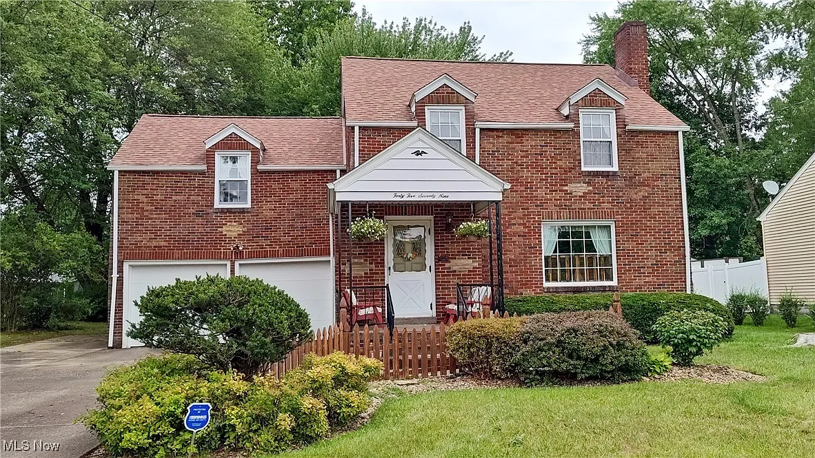4579 Euclid Blvd photo 1