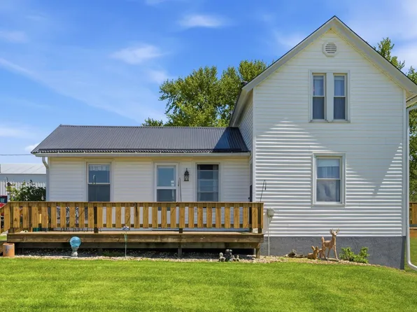 2082 Jamestown Ave, Independence, IA 50644