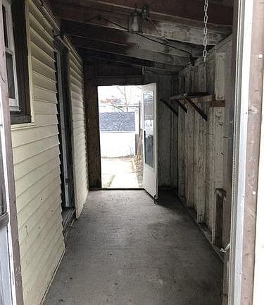 3rd image of 938 Columbia St