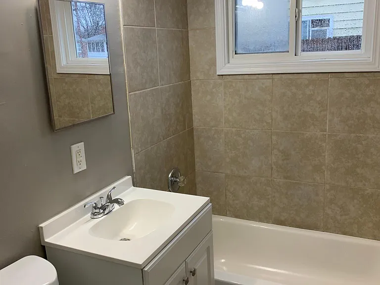 3000 Shoreham Ln — Photo 4