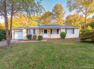 8900 Eaglewind Dr, Charlotte, NC 28212