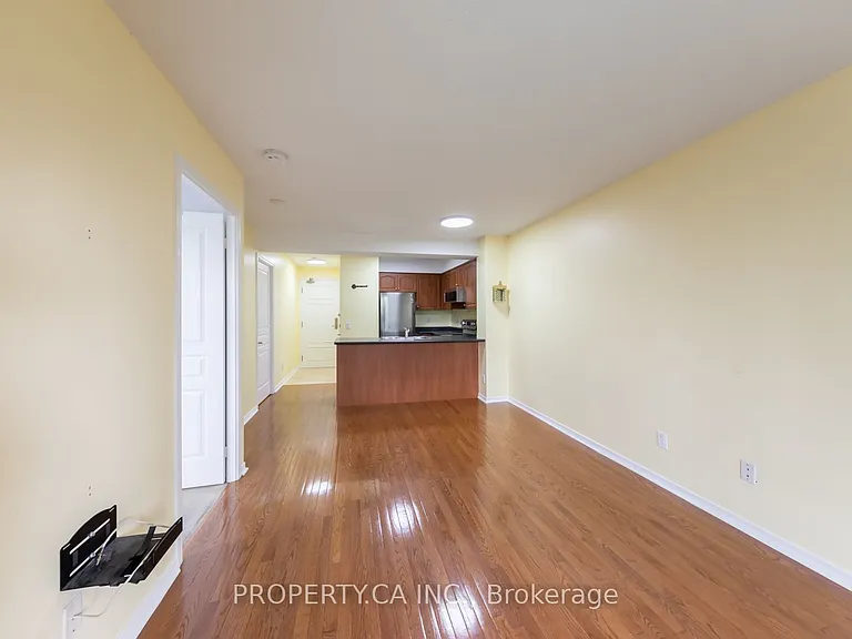 330 Red Maple Rd #214 — Photo 11