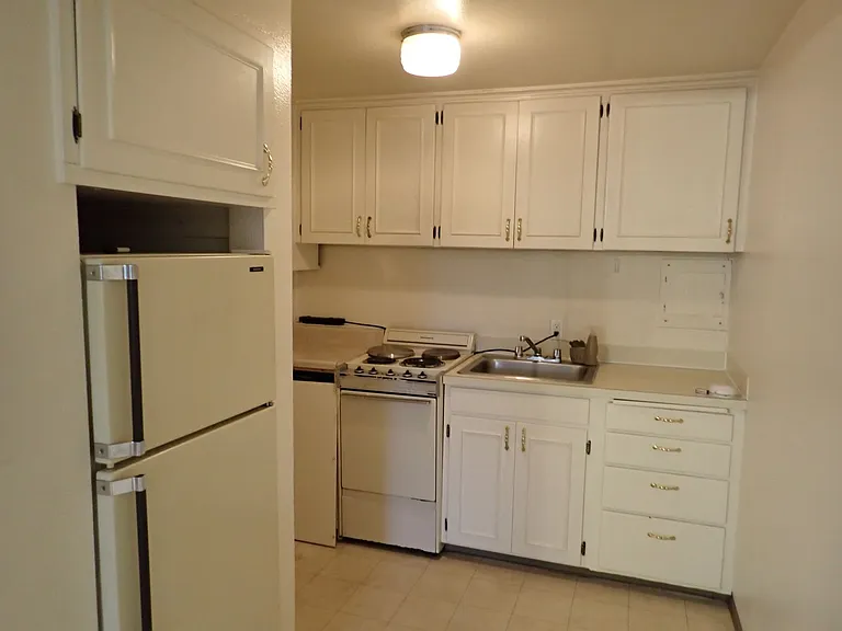 6412 Lake Grove St SW — Photo 4