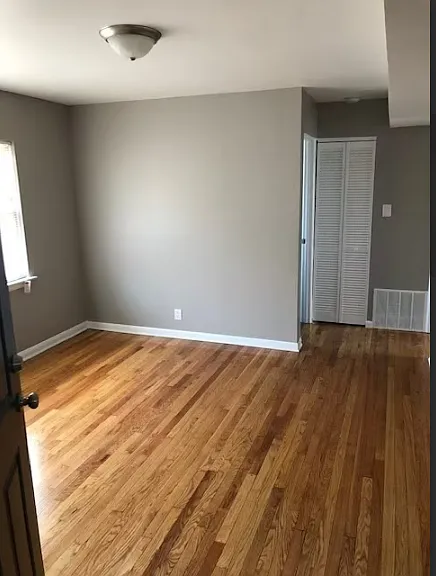 8001 S Hermitage Ave — Photo 13
