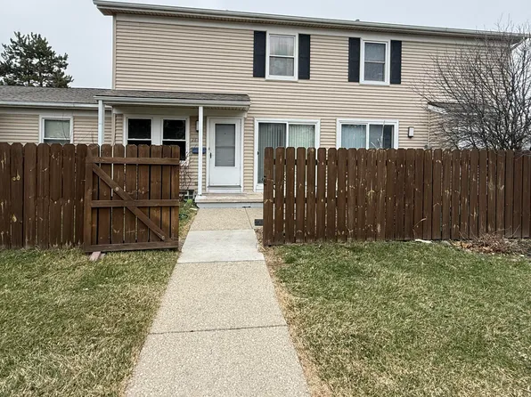 2884 Roundtree Blvd Building 16, Ypsilanti, MI 48197