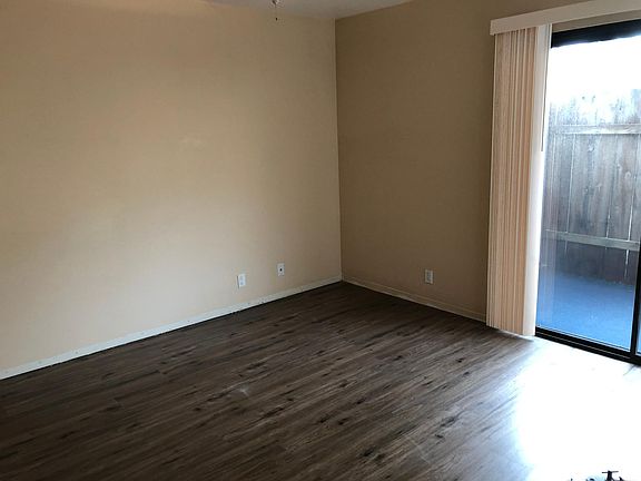 4th image of 4928 Narragansett Ave